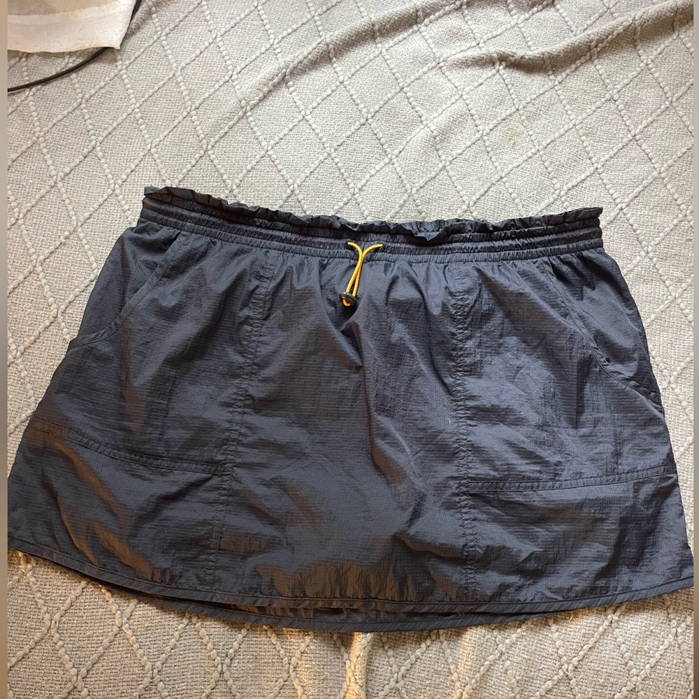 Outdoor voices Blue Cargo Skort with pockets and zippers